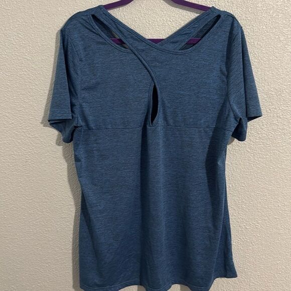 Kimmery- blue moisture wi king work out top- 2XL - Picture 4 of 6